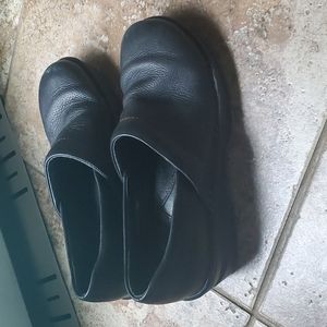 Black leather Born shoes